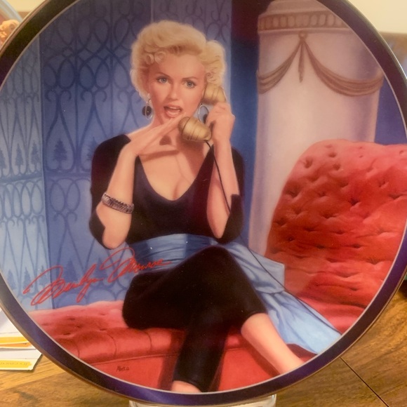 Marilyn Monroe Plates - Picture 3 of 8